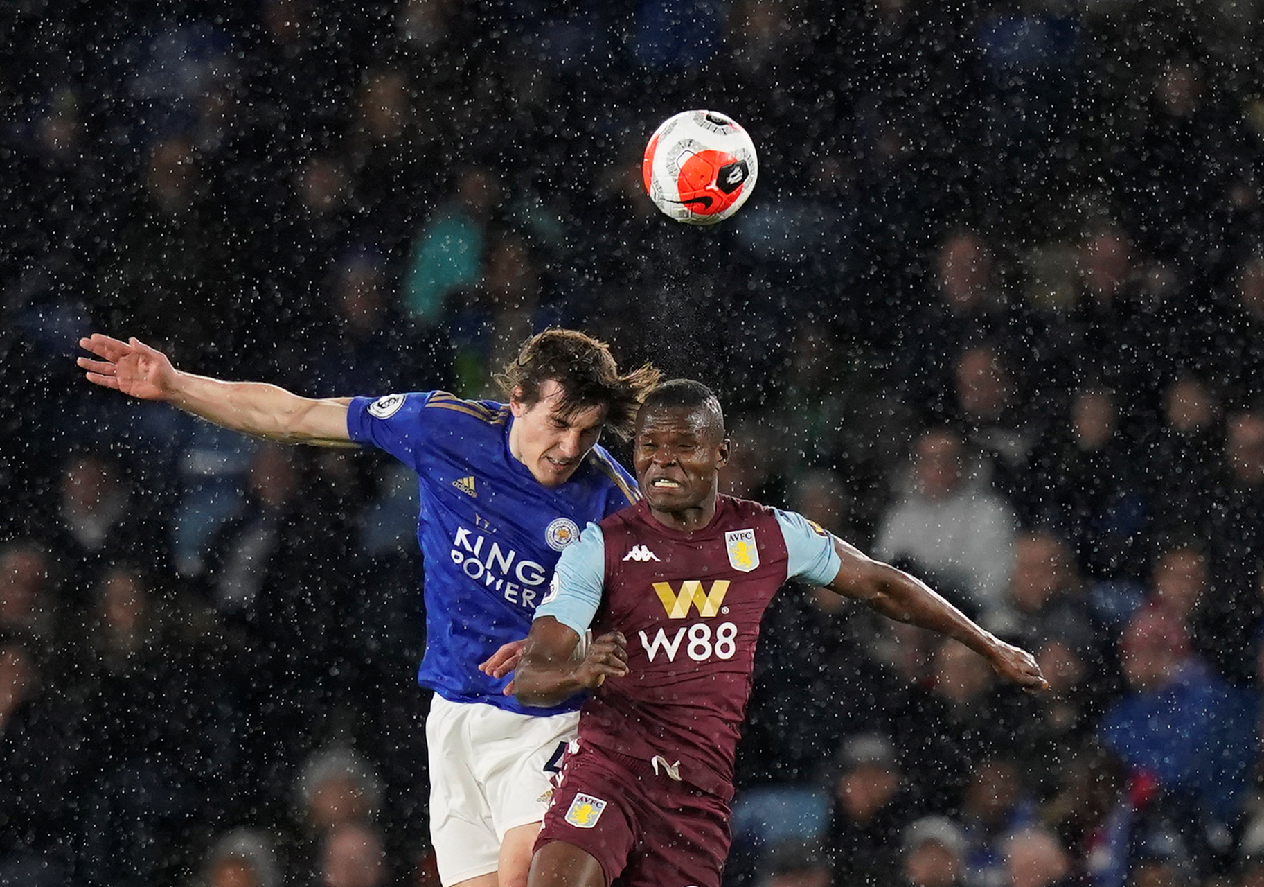 在球场上驰 在球场上驰